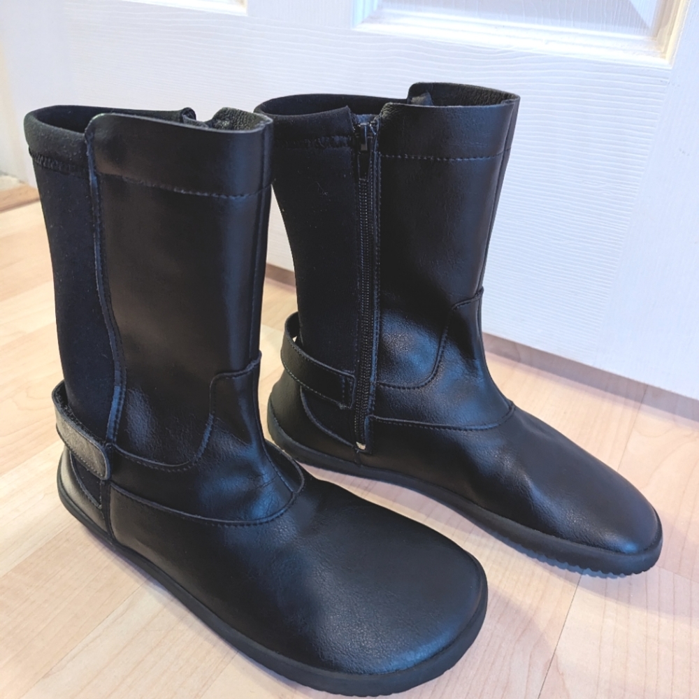 Ahinsa barefoot minimalist black size 7 mid calf boots